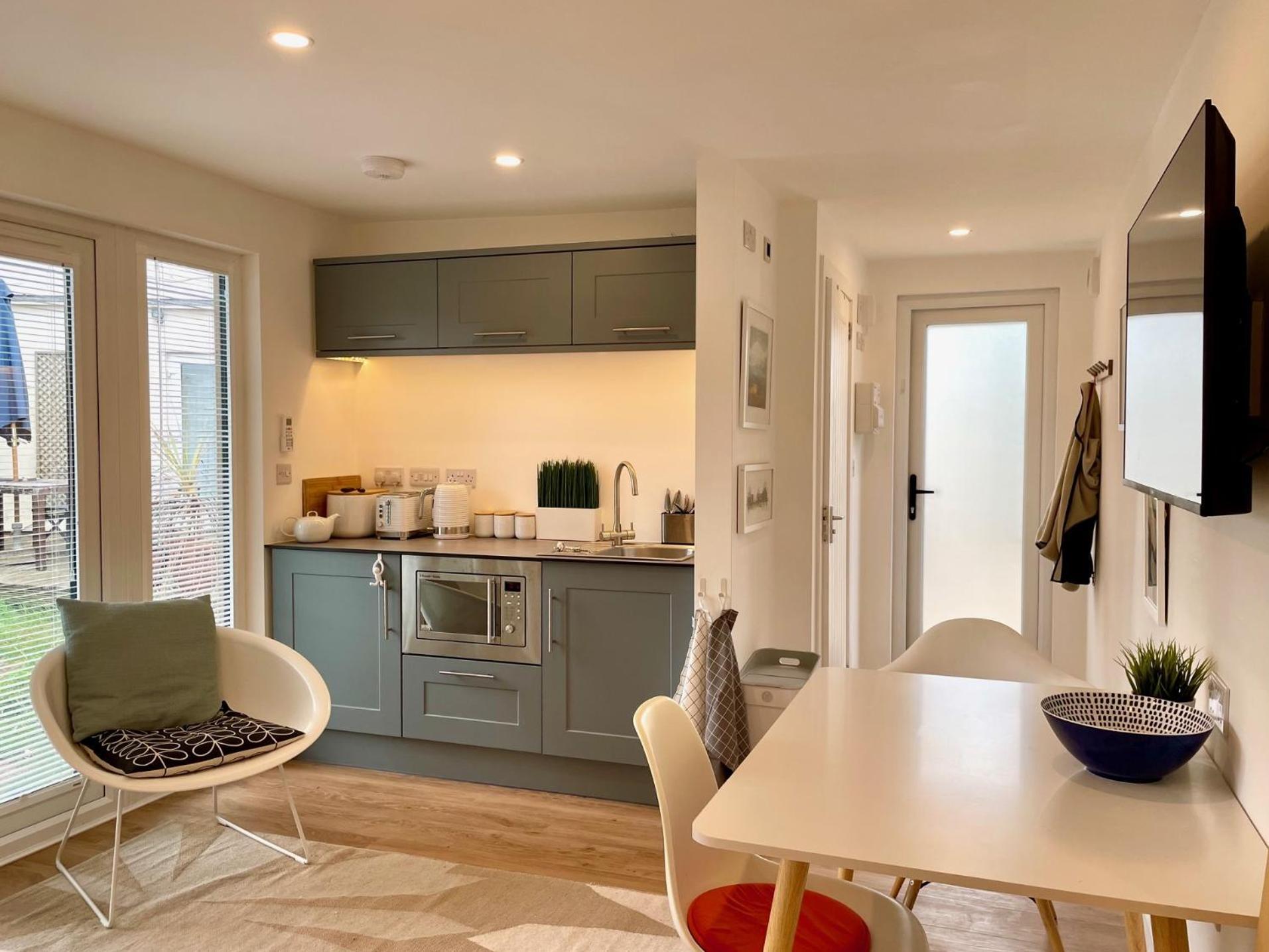 Апартаменты Redland Retreat, Cosy Garden For 2