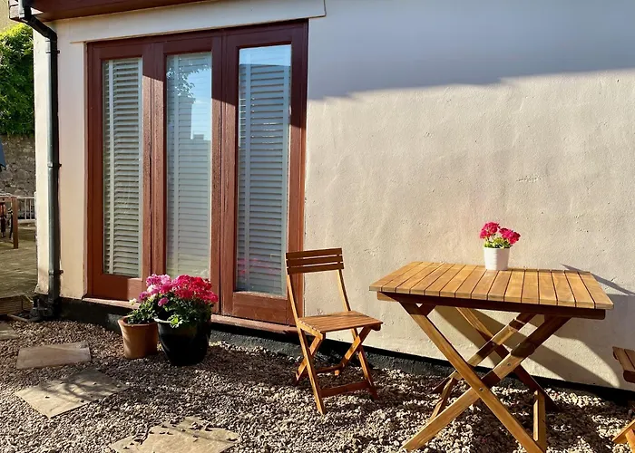 Redland Retreat, Cosy Garden Studio For 2