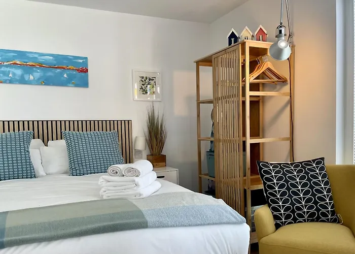 Redland Retreat, Cosy Garden Studio For 2